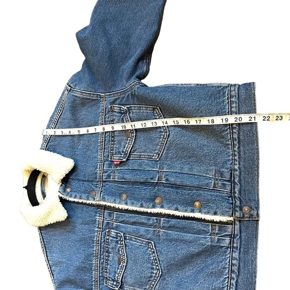 Levi's New Heritage Sherpa Jacket in Hot Head - Picture 16 of 16